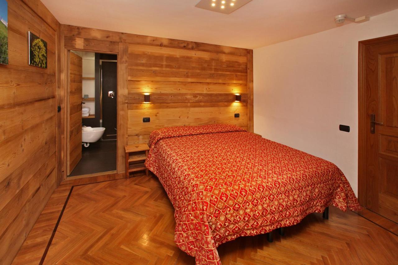 Hotel Biancaneve Oulx Kültér fotó
